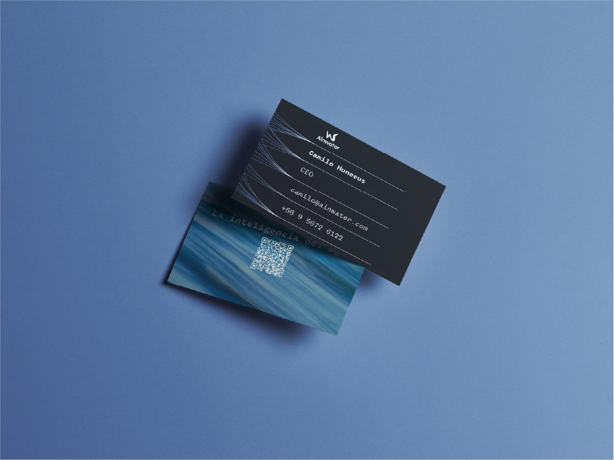 Diseño de papelería corporativa para Ainwater, aplicación de identidad visual desarrollada por The Sign Studio